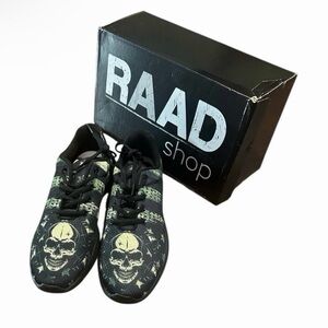 Men's “Raad Shop” Black and Green Skull Athletic Shoes 9.5M